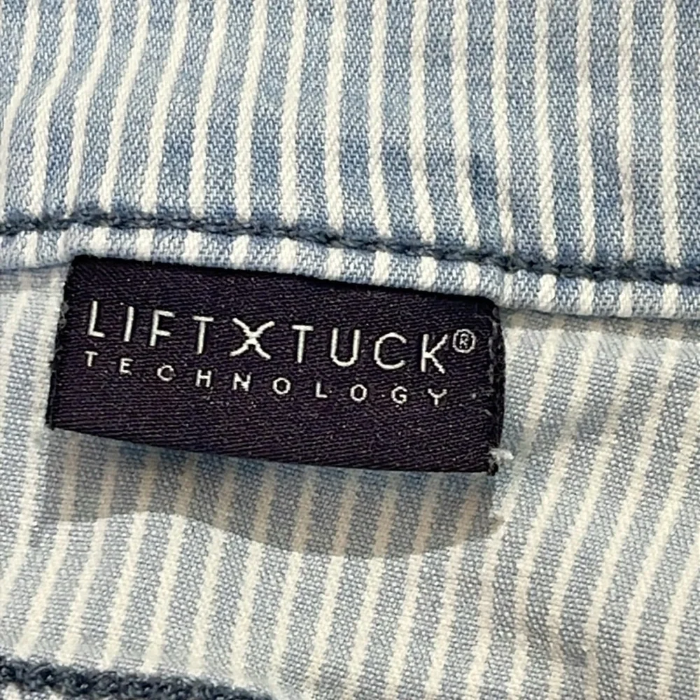 NYDJ Light Blue Striped Jean Shorts WOMENS SIZE 16 DOUBLE BUTTON